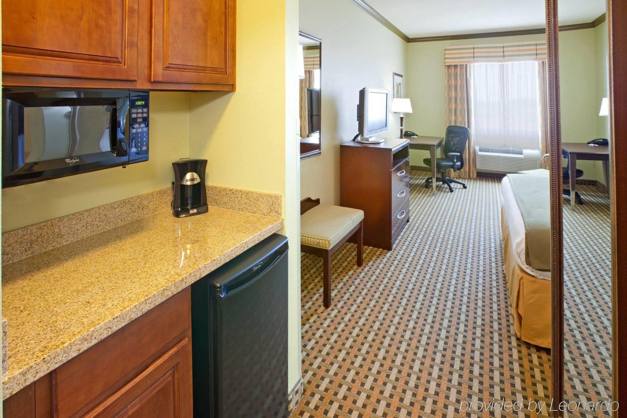 Holiday Inn Express & Suites Fort Worth - Fossil Creek By Ihg Pokój zdjęcie